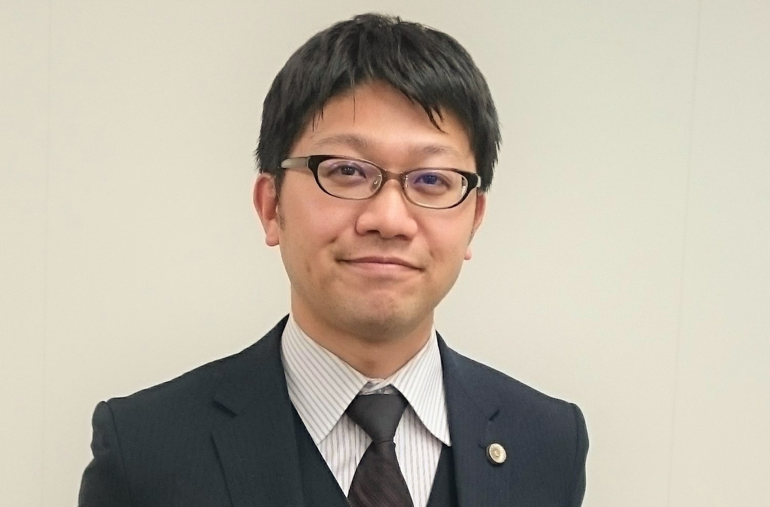 サポートドア行政書士法人スタッフ紹介。顧問弁護士 横手 章教