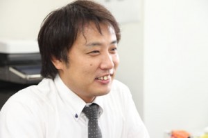 サポートドア行政書士法人スタッフ紹介。業務部 吉崎正典