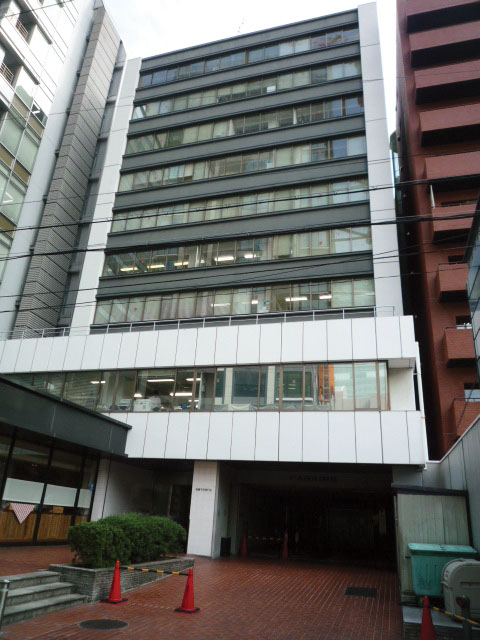 サポートドア行政書士法人、大阪オフィス。大阪市北区堂島2-1-27 桜橋千代田ビル4階