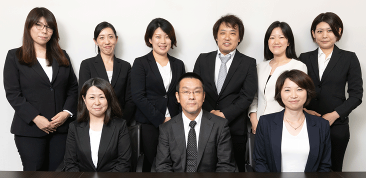 support-door-staff